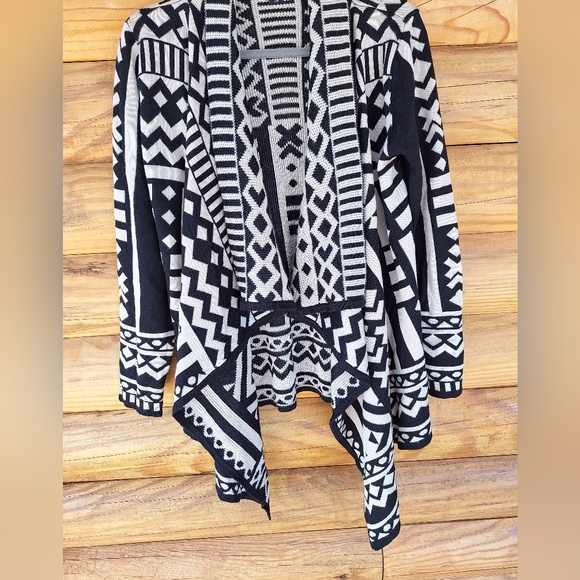 Tribal Sweater cardigan - Picture 6 of 11